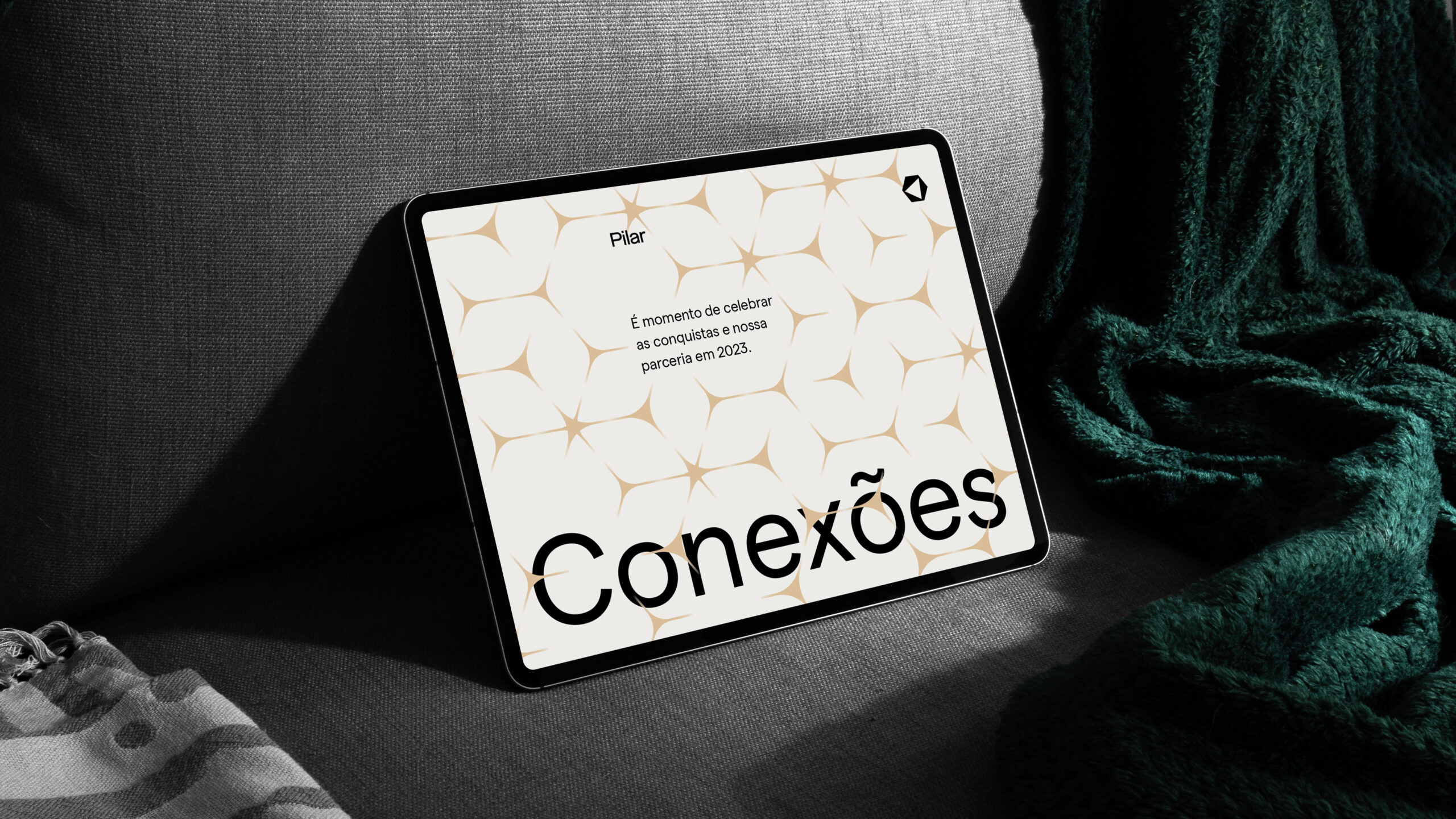 1920_Free-iPad-Pro-Mockup-Raw-Batch-04